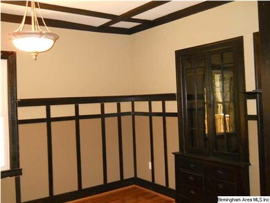 Built in Cabinet and view of the detail in the Din