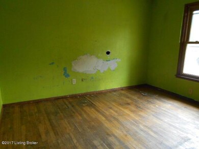 9305 Lantana Dr, Louisville, KY 40229 - photo 5