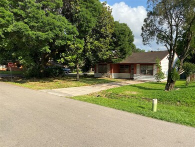 822 E 42nd St, Houston, TX 77022 - photo 6