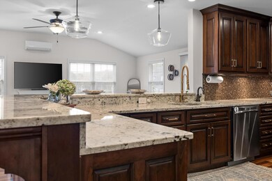 7857 Parkshore Cir, Hixson, TN 37343 - photo 5