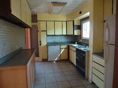 639 N Martin Ave, Waukegan, IL 60085 - photo 6