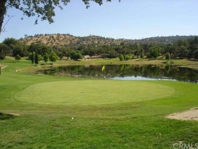 Amenities include 9 hole golf course