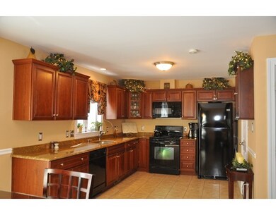 204 Center St unit 8, Pembroke, MA 02359 - photo 2
