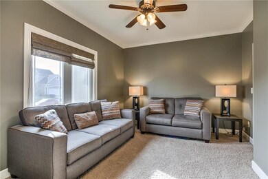 4424 SW Creekview Dr, Lees Summit, MO 64082 - photo 5