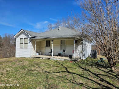 516 S 34th St, Middlesboro, KY 40965 - photo 2