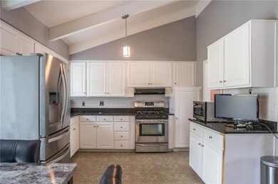 7110 Edgewood Blvd, Shawnee, KS 66203 - photo 7