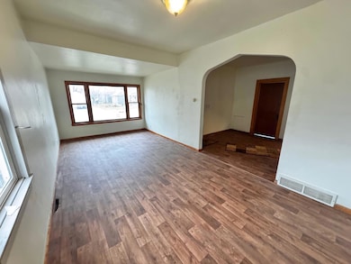 315 S 1st St, Marshall, MN 56258 - photo 5