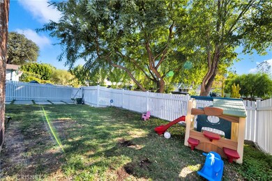 21813 Dumetz Rd, Woodland Hills, CA 91364 - photo 5