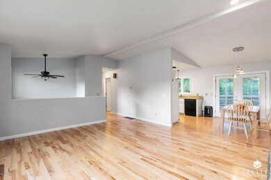 Living/dining area