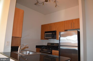 Clarendon 1021 unit 1048, Arlington, VA 22201 - photo 7
