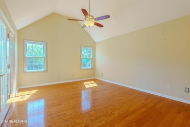 4828 Shannon Run Dr, Knoxville, TN 37918 - photo 5