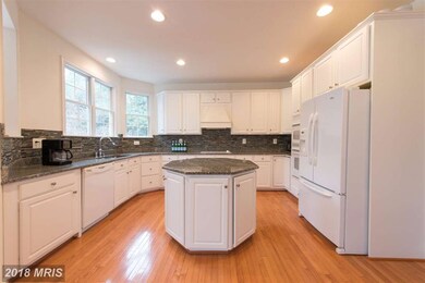 8103 Chapel Manor Ln, Ellicott City, MD 21043 - photo 2