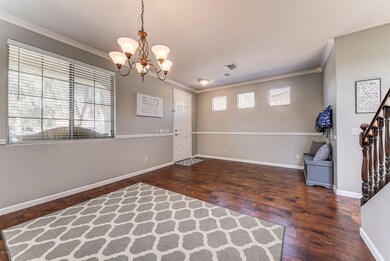 106-FrontRoom_3
