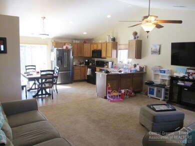 3180 SW Peridot Ave, Redmond, OR 97756 - photo 2