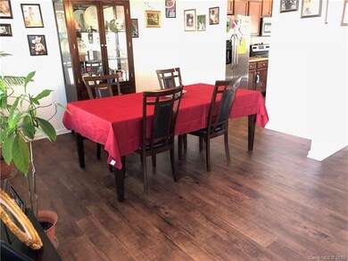 108 Harvest Pointe Dr, Statesville, NC 28677 - photo 2