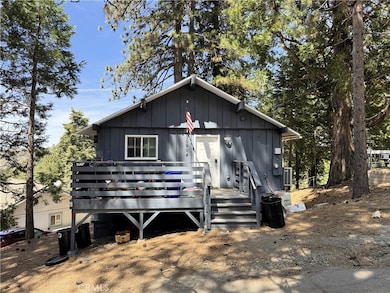 30904 Live Oak Dr, Running Springs, CA 92382 - photo 5