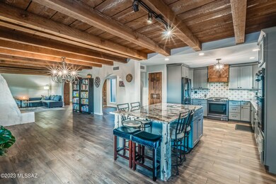 BREAKFAST BAR AND KITCHEN