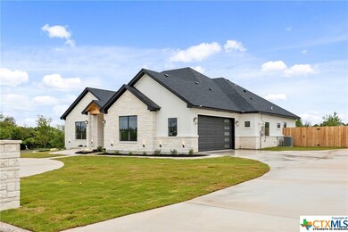 413 Royal Oaks Rd, Troy, TX 76579 - photo 4