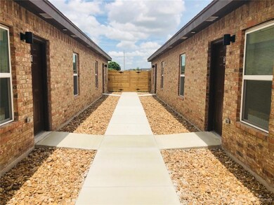 3707 Valeria St unit 3, Edinburg, TX 78541 - photo 3