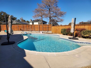 104 Baker Ct, Hurst, TX 76054 - photo 6