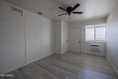 1915 N 26th Place unit 6, Phoenix, AZ 85008 - photo 3