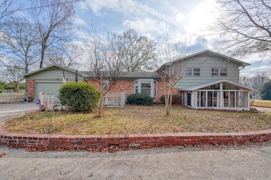 808 Cecelia Dr, Boiling Springs, SC 29316 - photo 2