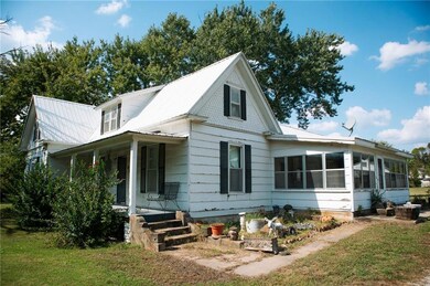 105 E 4th St, Pleasanton, KS 66075 - photo 3