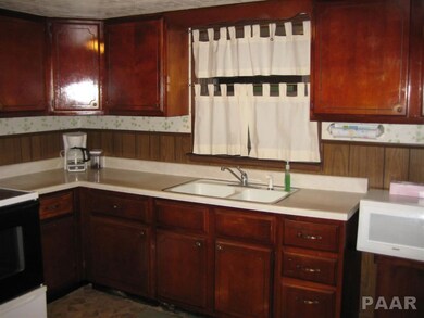 203 Connecticut St, Washington, IL 61571 - photo 6