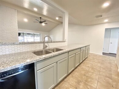 16627 Townes Rd, Friendswood, TX 77546 - photo 5