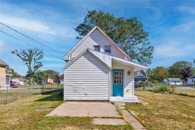 1116 8th St NW, Cedar Rapids, IA 52405 - photo 5