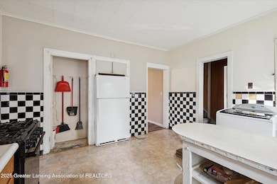 05-329 W Knight St Eaton Rapids, MI 488