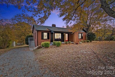 1012 Wood St, Statesville, NC 28677 - photo 2