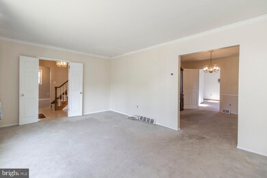 426 Farnsworth Dr, Broomall, PA 19008 - photo 5