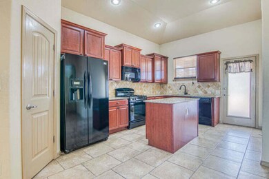 14348 Desert Sunset Dr, Horizon City, TX 79928 - photo 6