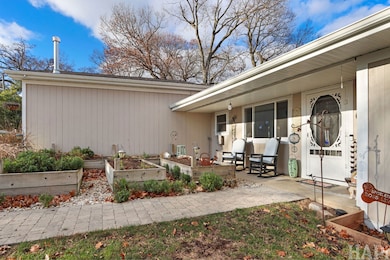 1512 W Oakleaf Dr, Johnsburg, IL 60051 - photo 2