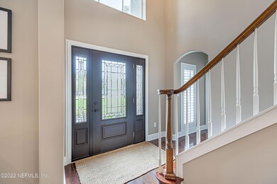 6 Foyer