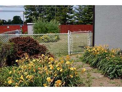 1500 Fahlander Dr N, Columbus, OH 43229 - photo 2