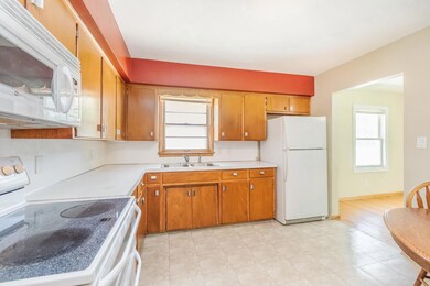 3413 Carlton Dr, Cedar Falls, IA 50613 - photo 7