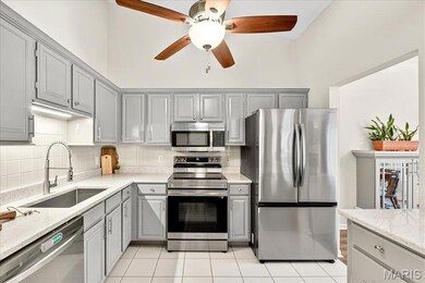 610 Pine Ridge Trails Ct unit 203, Ballwin, MO 63021 - photo 7