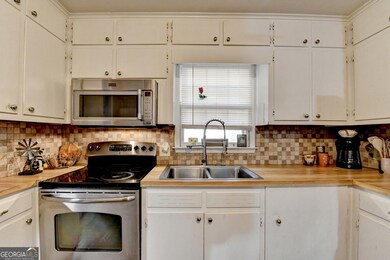 302 Holly Ln, Gainesville, GA 30501 - photo 4