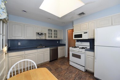 24 Peach Blossom Ln, Middletown, NJ 07748 - photo 2