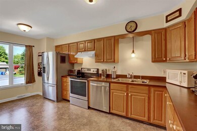 291 Worcester Ave, Harrisburg, PA 17111 - photo 5