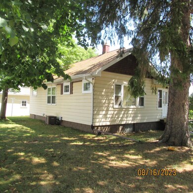 101 N Kyes St, Merrill, WI 54452 - photo 2