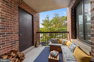 18040 Chalet Dr unit 201, Germantown, MD 20874 - photo 2
