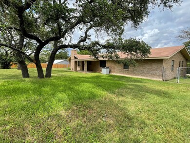 271 Linda Dr, Fredericksburg, TX 78624 - photo 5