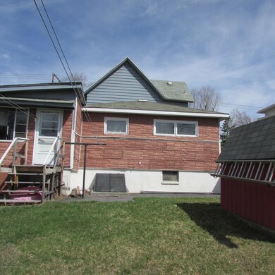 952 E Drinker St, Dunmore, PA 18512 - photo 3