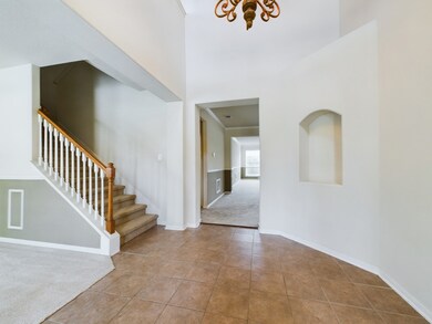 Foyer w/High Ceilng