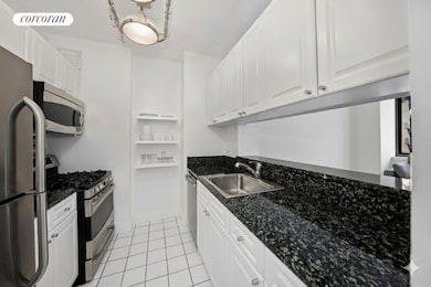 Century Tower unit 4D, New York, NY 10128 - photo 7
