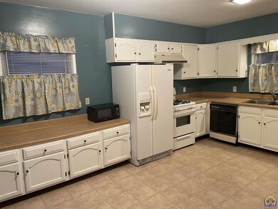 1907 SW Randolph Ave, Topeka, KS 66604 - photo 3