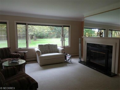 One possible layout of living room to enjoy the wa